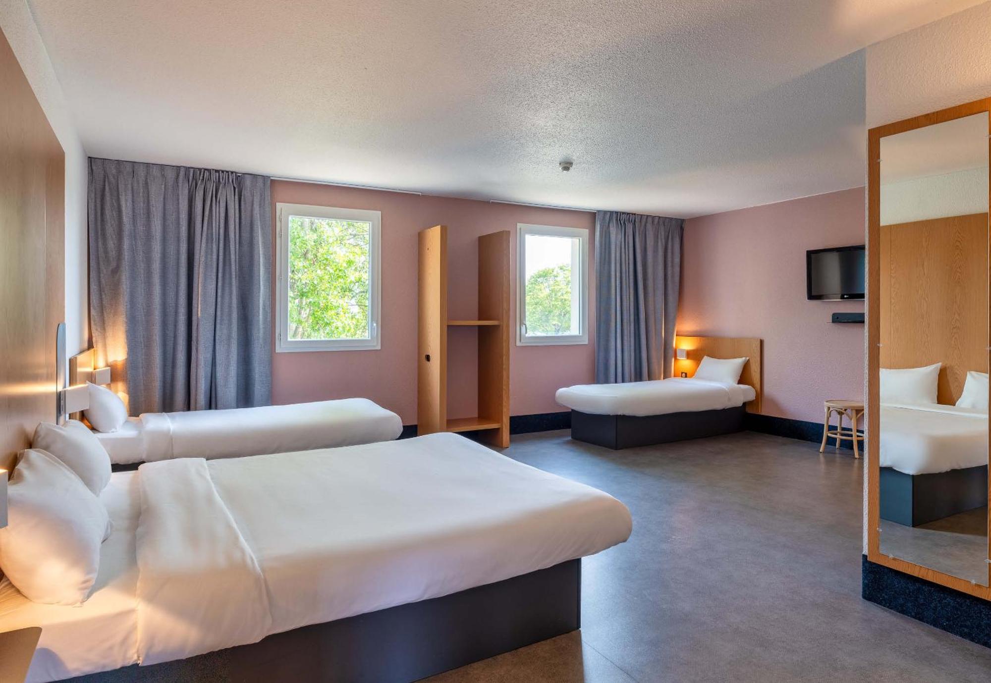 B&B Hotel Lyon Eurexpo Шасьё Экстерьер фото