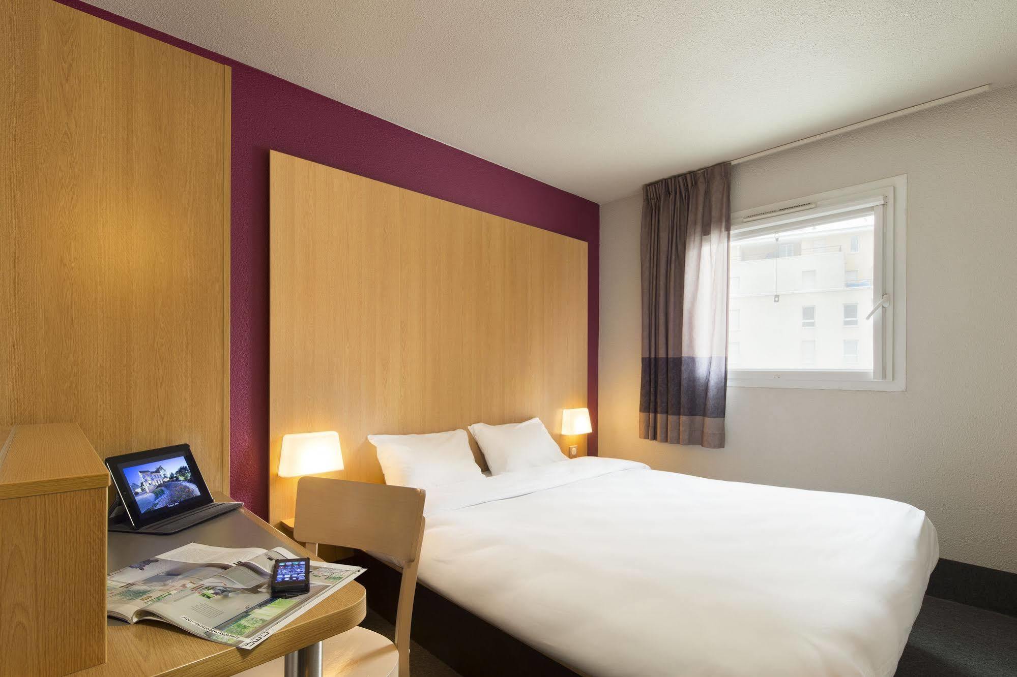 B&B Hotel Lyon Eurexpo Шасьё Экстерьер фото